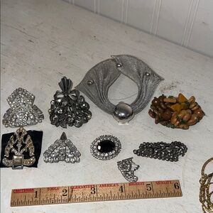 Lot Antique & Vintage Shoe clips scarf clips singles Duette